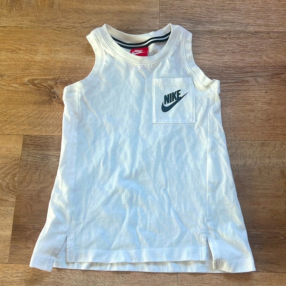 Girls Nike athletic top white with swish black sparkle size 4/5